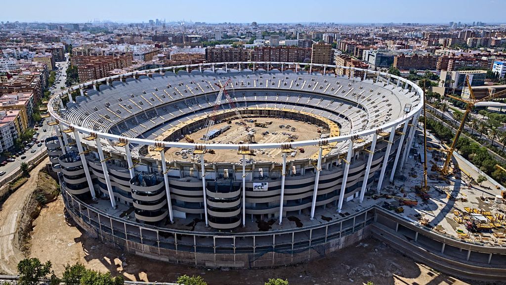 Así ha quedado el Nou Mestalla tras la instalación del último anillo de compresión