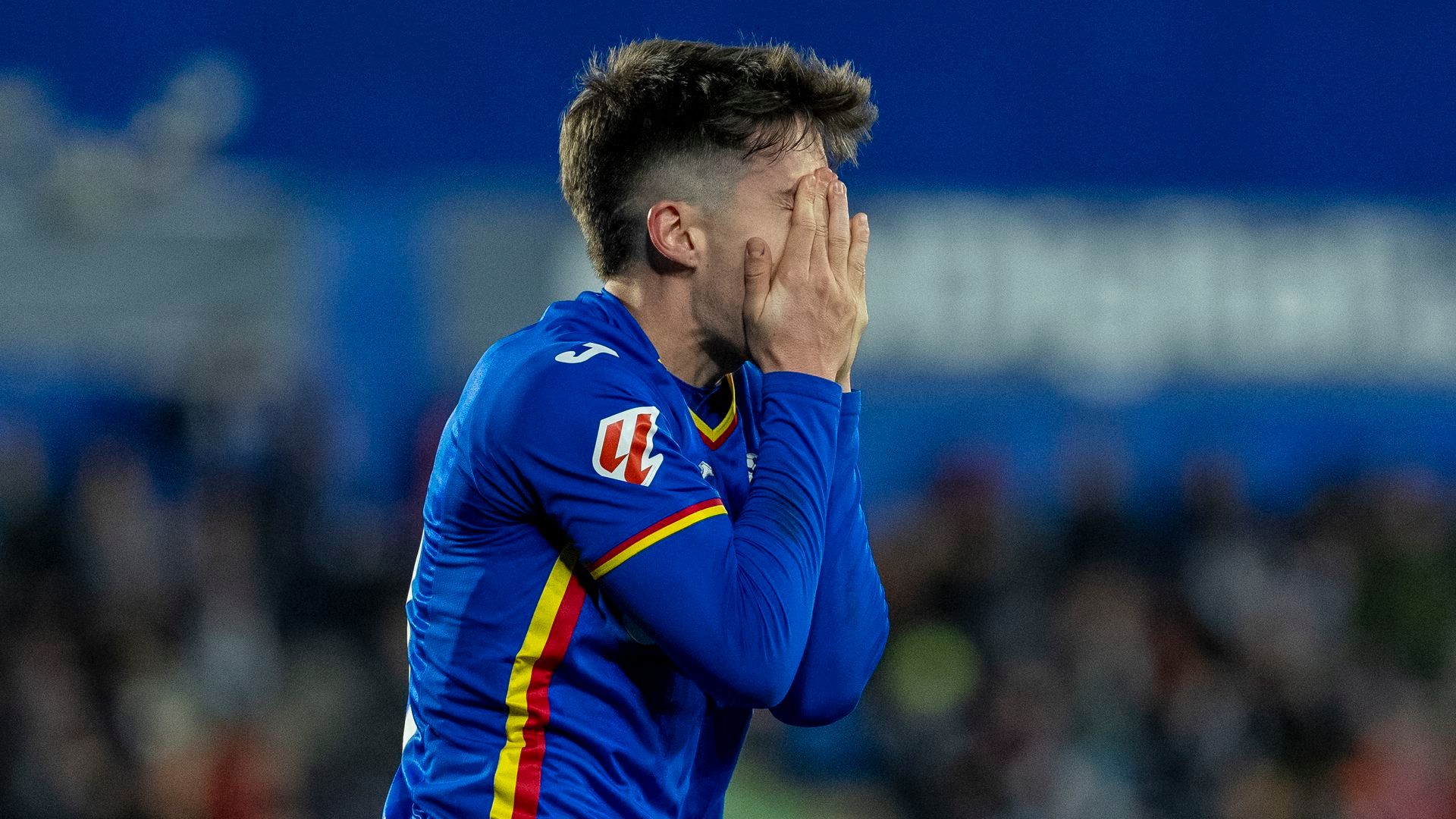 Adrián Liso se lamenta en un partido Adrián Liso se lamenta en un partido