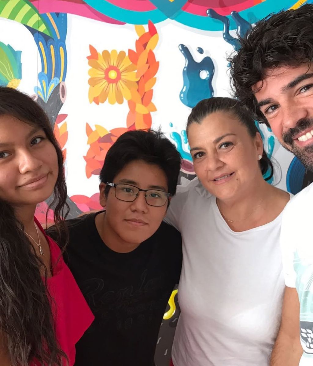 Cristina Blanco, con sus tres hijos: Miguel Ángel, Gabriela y Mabila
