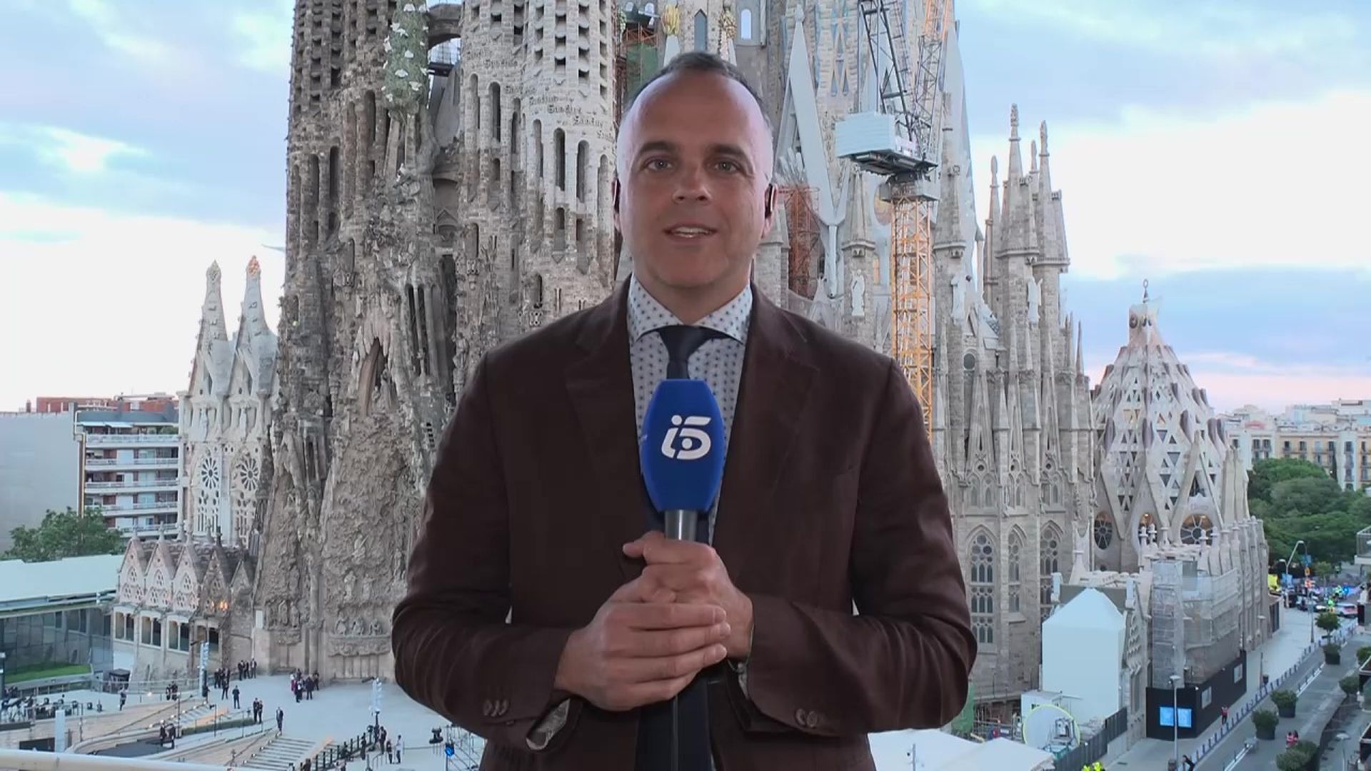 El papa, a punto de bendecir la torre más alta de un templo católico