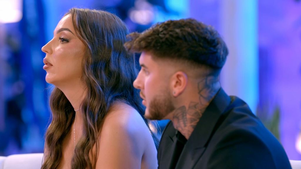 El tenso reencuentro de Alba y David con Álex Girona, al completo