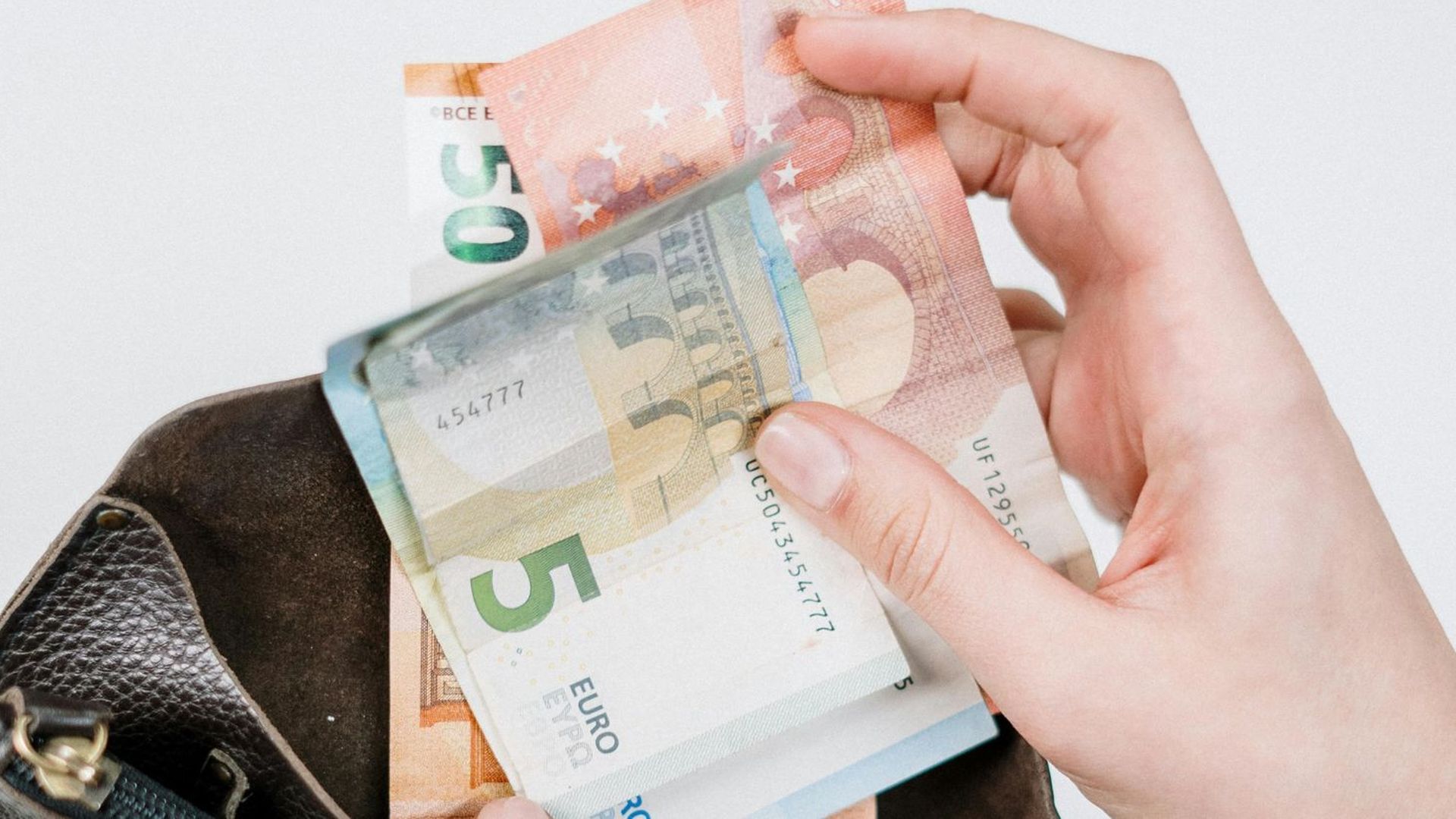 La forma en la que te relacionas con el dinero tiene mucho que ver con la abundancia La forma en la que te relacionas con el dinero tiene mucho que ver con la abundancia