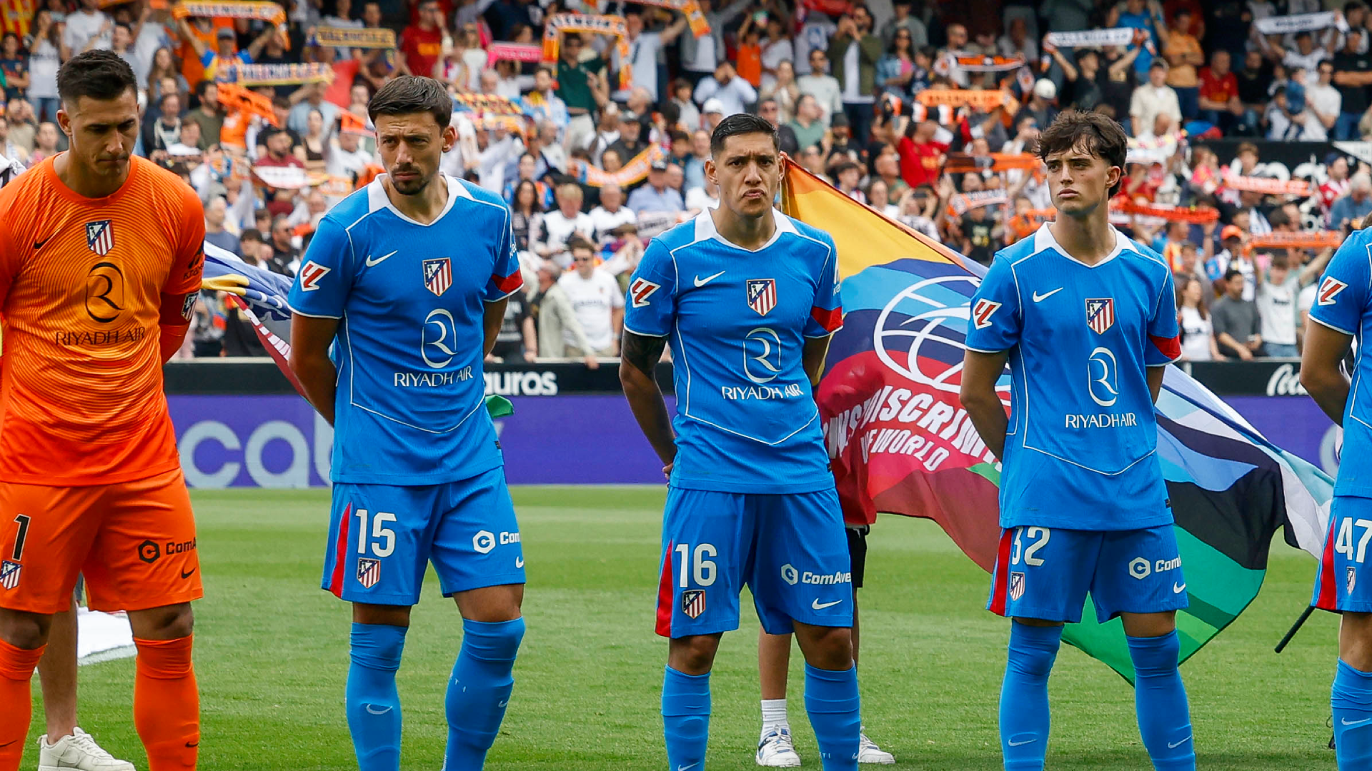 Los jugadores del Atlético, en el partido ante el Valencia Los jugadores del Atlético, en el partido ante el Valencia