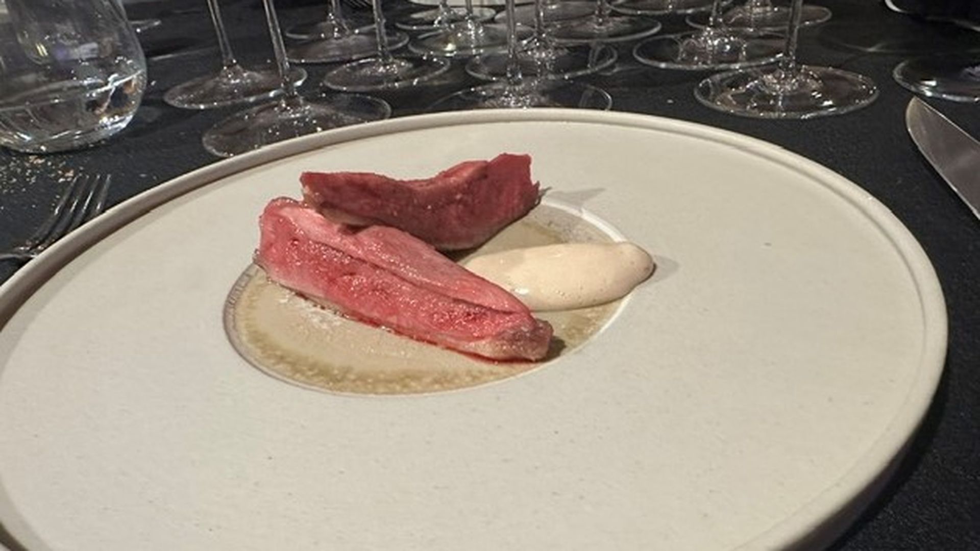 Pichón con almendra y palo cortado.