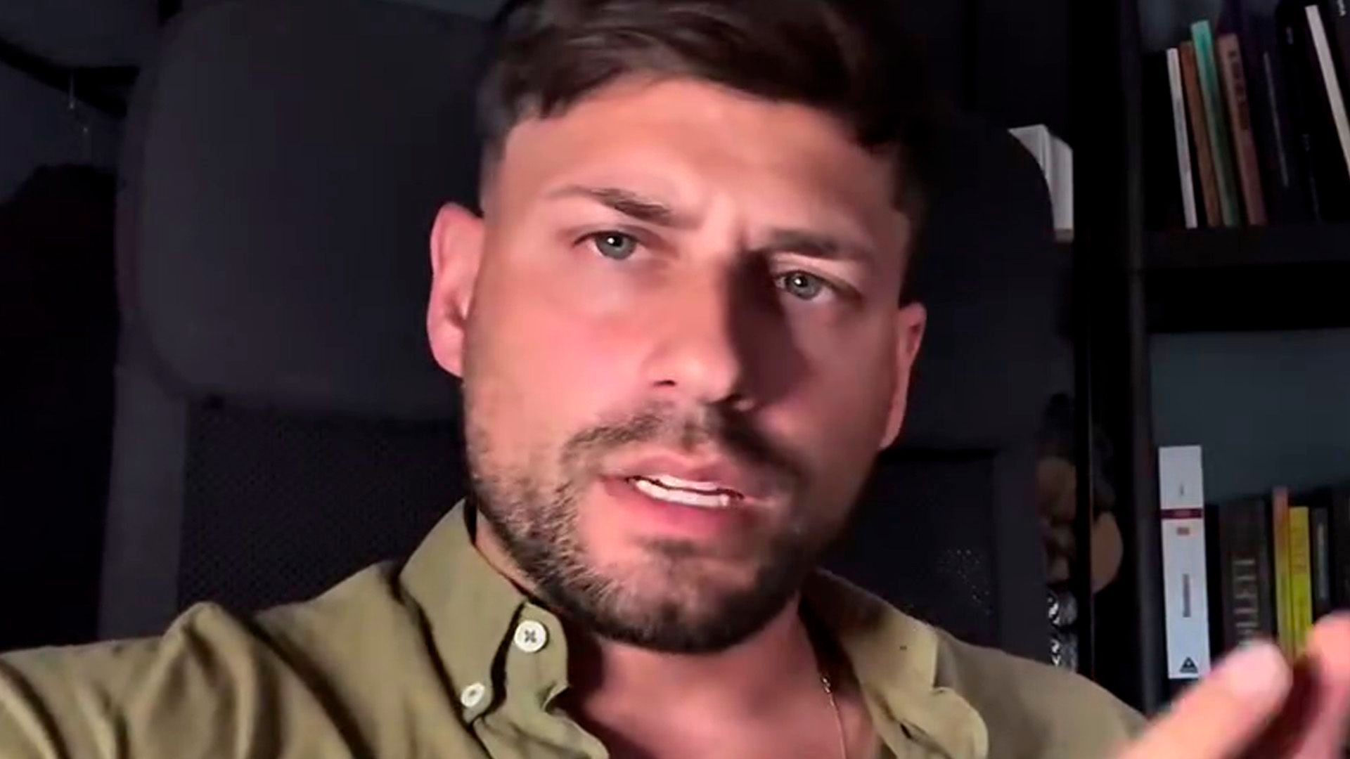 Albert Álvarez, de ‘Supervivientes’, reaparece públicamente con un impactante mensaje Albert Álvarez, de ‘Supervivientes’, reaparece públicamente con un impactante mensaje