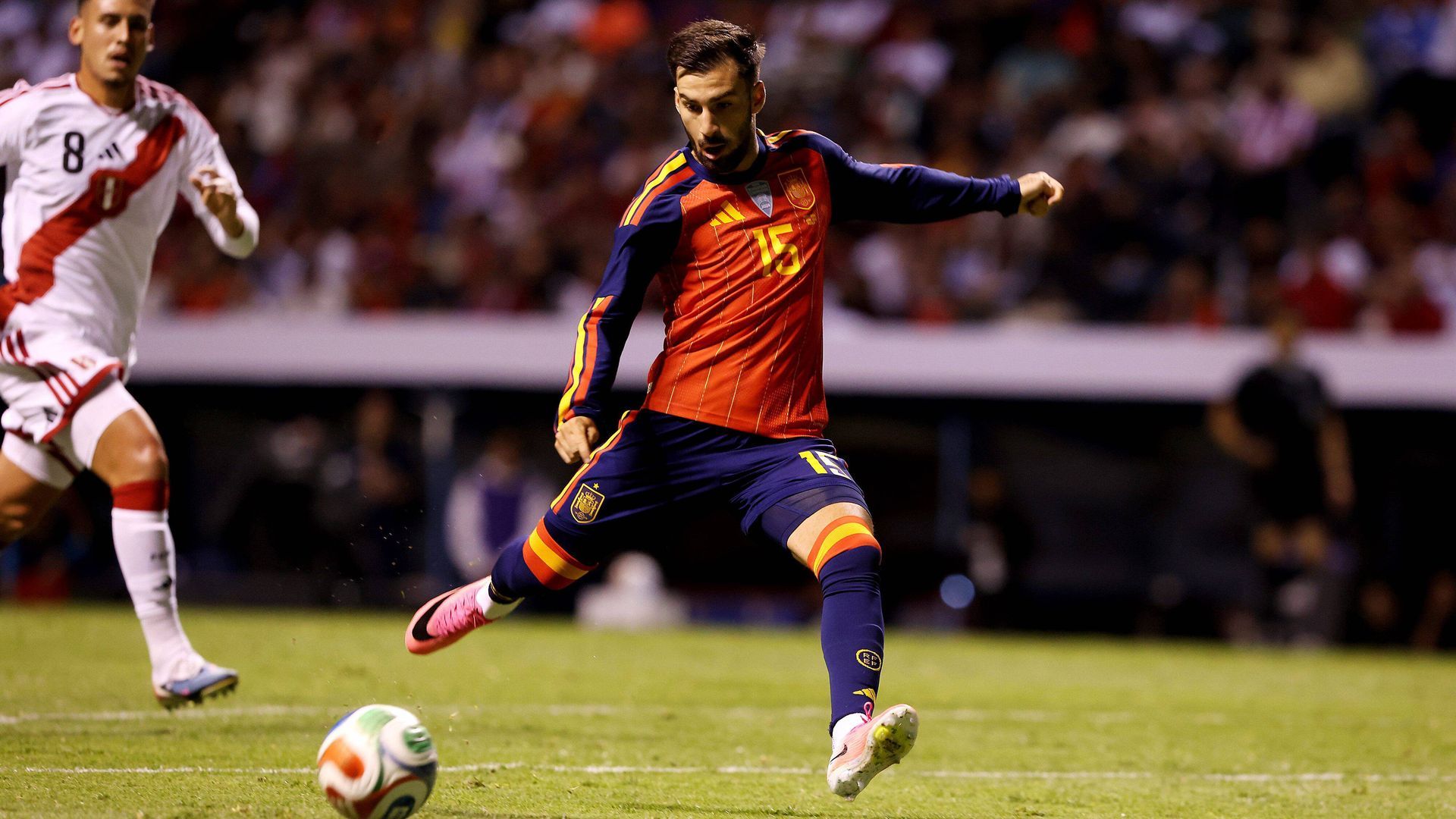 Álex Baena, en un partido con España