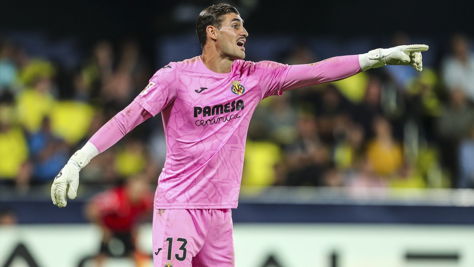 Diego Conde, jugando con el Villarreal
