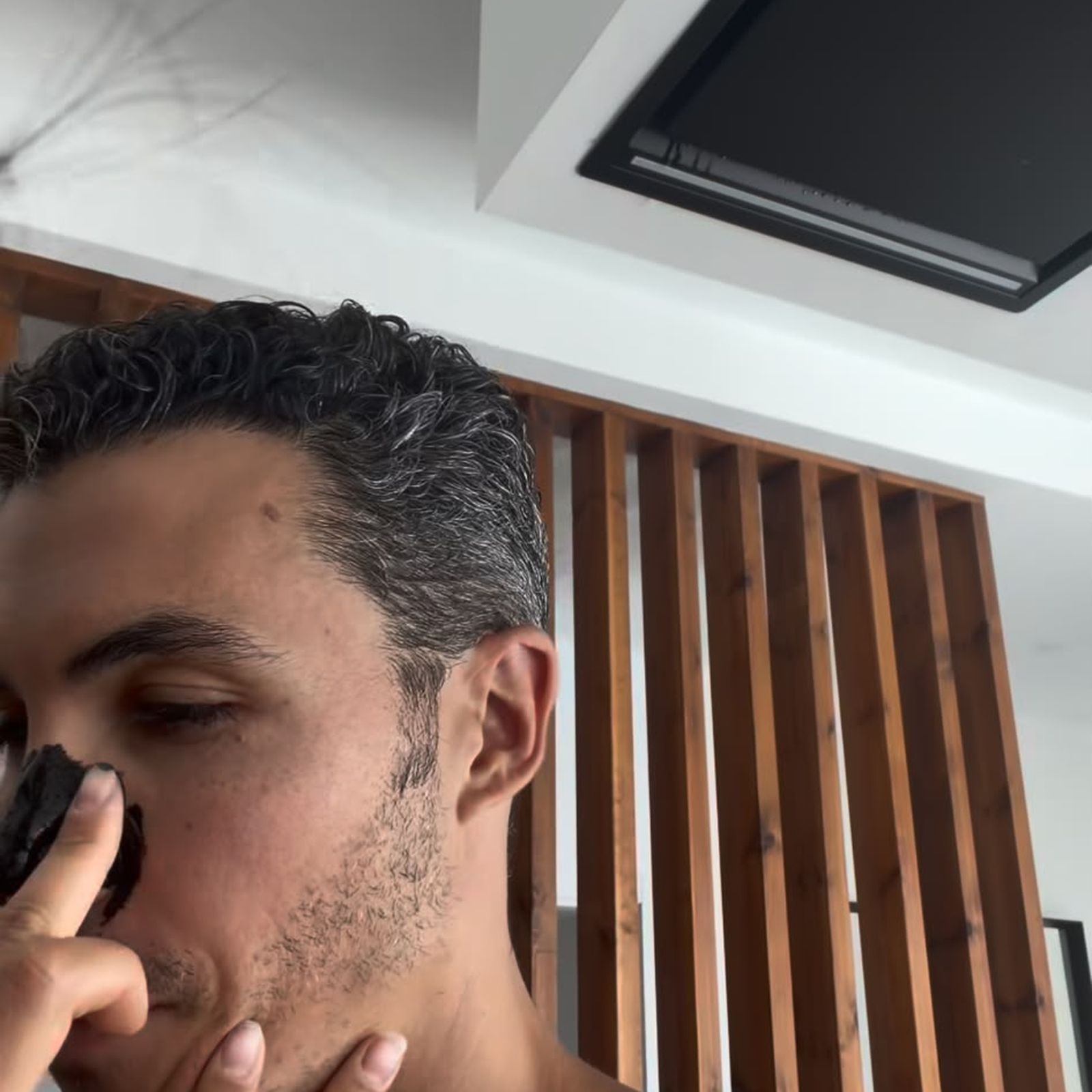 Kiko Jiménez siendo el "conejillo de indias" de Sofía