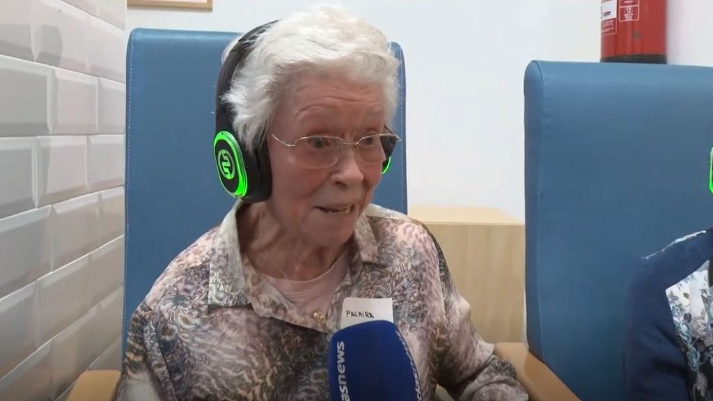 La discoteca silenciosa de Maracena con la que se ayuda a despertar los recuerdos de los mayores: