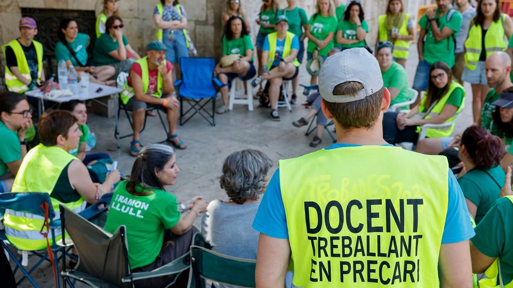 La Generalidad Valenciana y los sindicatos de docentes sin acuerdo tras un mes de huelga