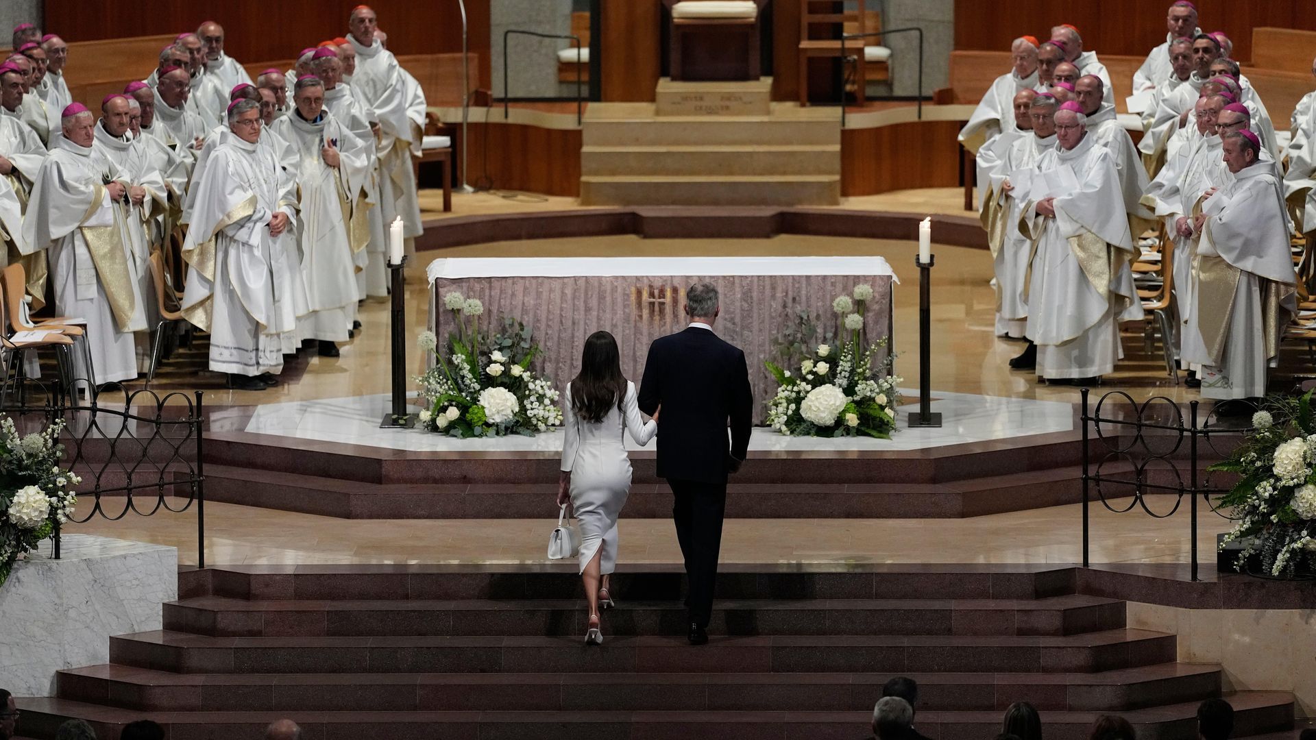 Los reyes Felipe VI y Letizia, a su llegada a la Sagrada Familia