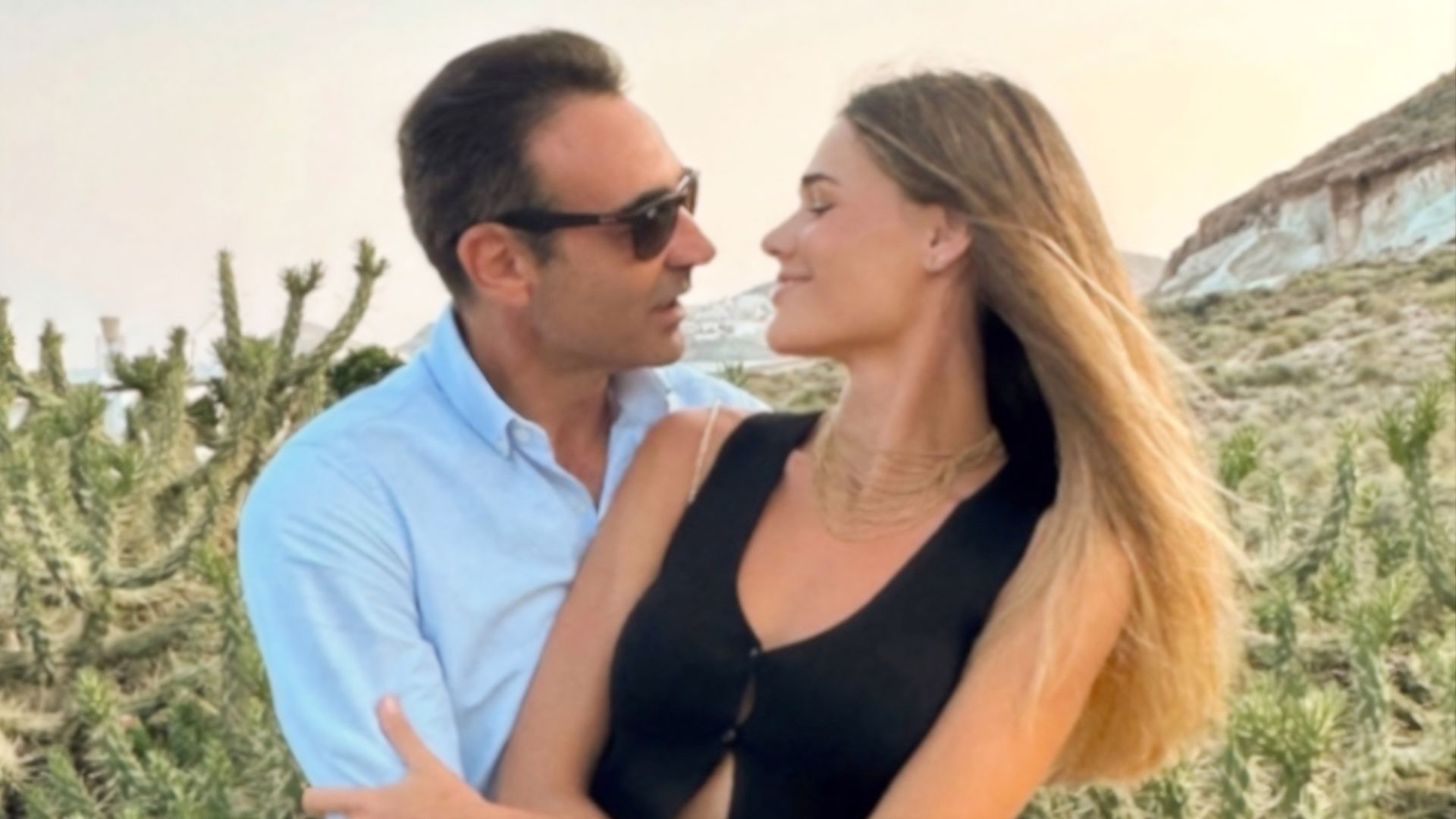Así es el increíble jardín exterior de la casa en la que vive Enrique Ponce y Ana Soria en Almería, con piscina y barbacoa Así es el increíble jardín exterior de la casa en la que vive Enrique Ponce y Ana Soria en Almería, con piscina y barbacoa