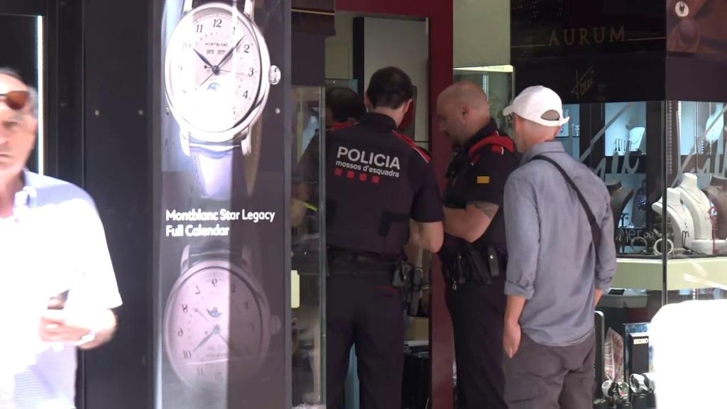 Detenidos cinco atracadores tras intentar asaltar una joyería en Barcelona: golpearon al dueño en la cabeza