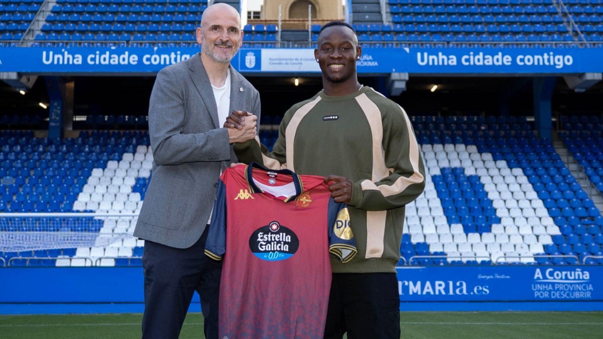 Fernando Soriano y Bil Nsongo, en la renovación del camerunés Fernando Soriano y Bil Nsongo, en la renovación del camerunés