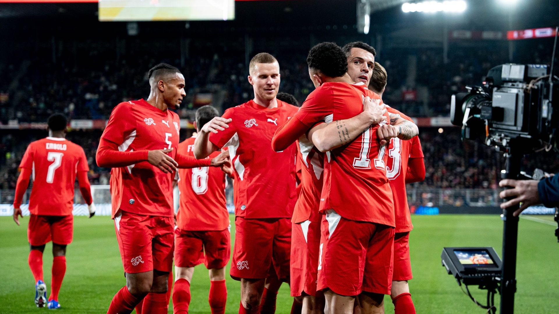 Jugadores de Suiza celebrando un gol en un partido