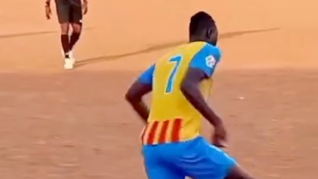 Sadiq juega en Nigeria