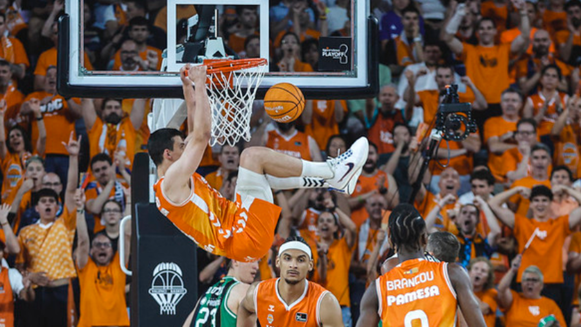 Valencia Basket se apunta el 2-0 en semifinales ante el Joventut (90-76)