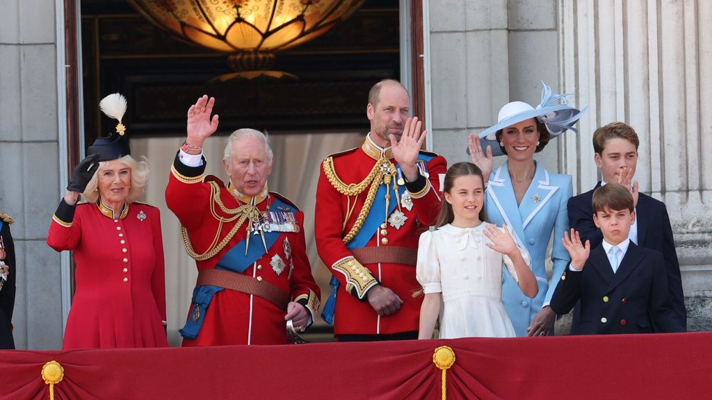 Del broche con significado de Kate Middleton a los llamativos atuendos del rey Carlos III y su esposa Camila en el Trooping the Colour