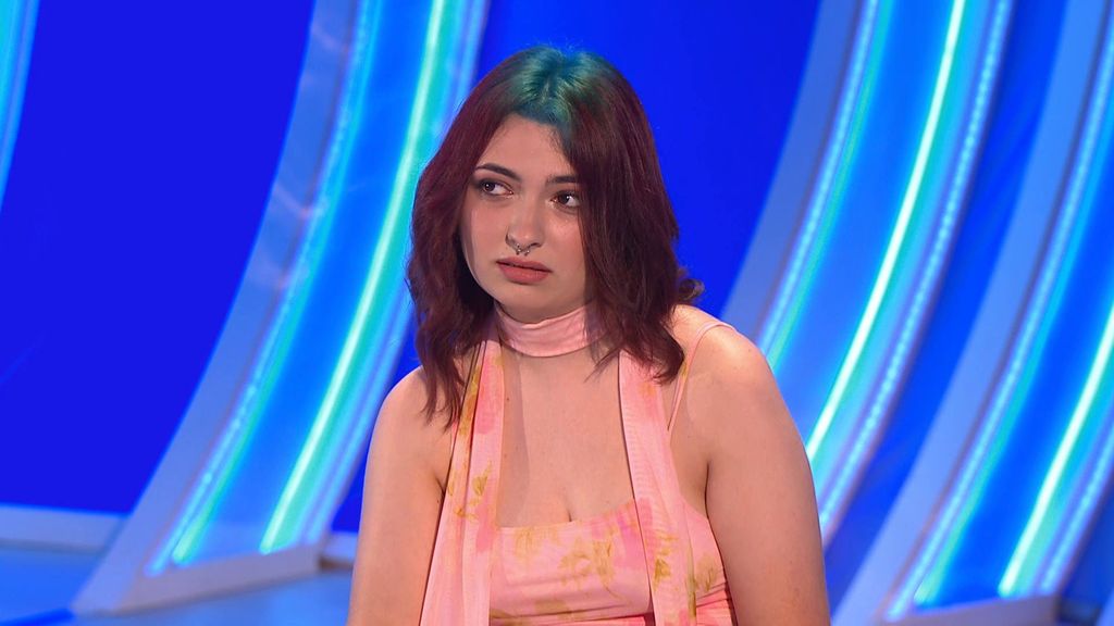 La fría y tensa reacción de Natalia al reencontrarse con su exnovio: "Estoy saliendo con tu amigo Roque" Hay una cosa que te quiero decir Temporada 2 Historias completas 30