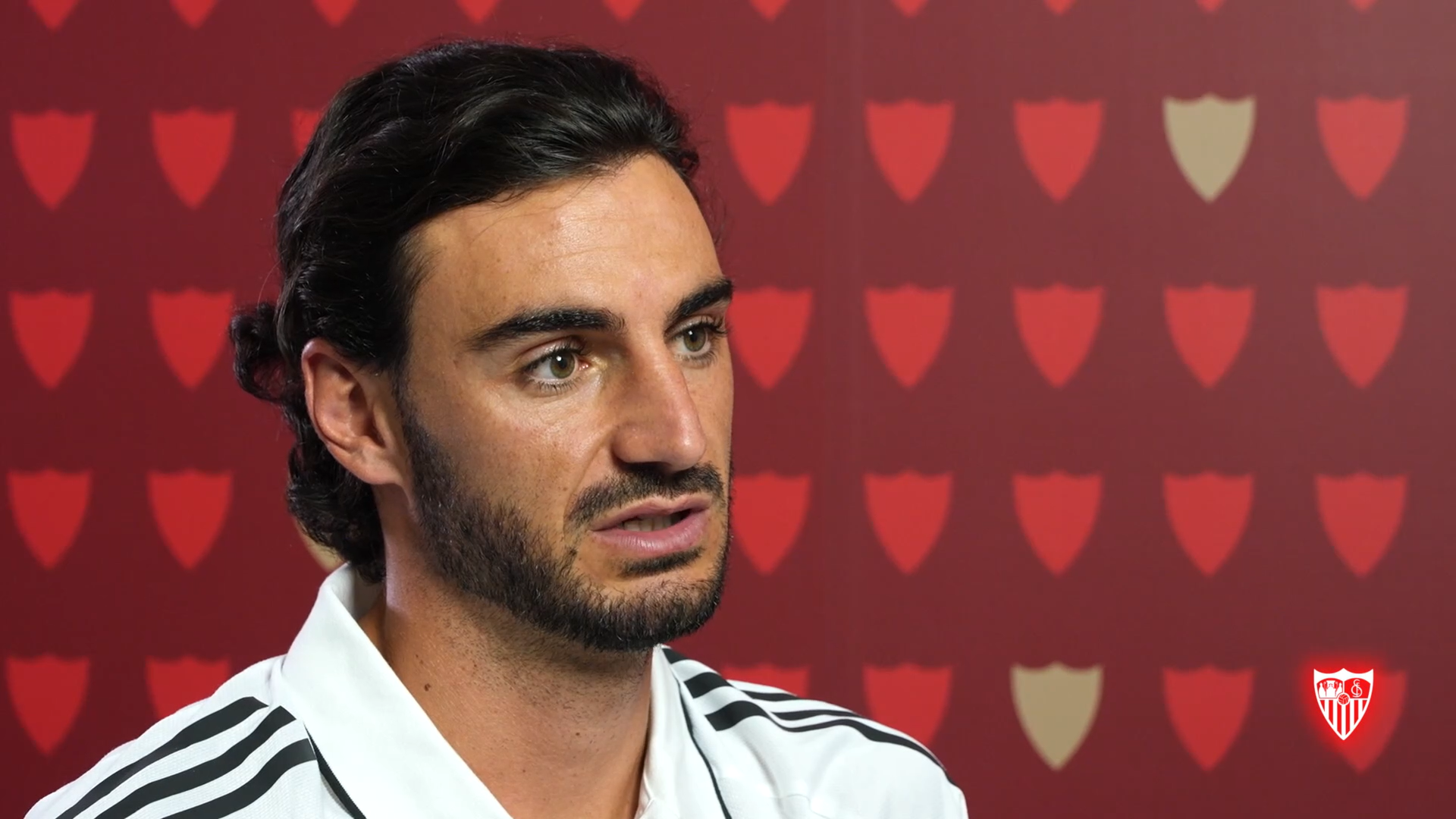 Juan Iglesias, entrevistado en los medios del Sevilla Juan Iglesias, entrevistado en los medios del Sevilla