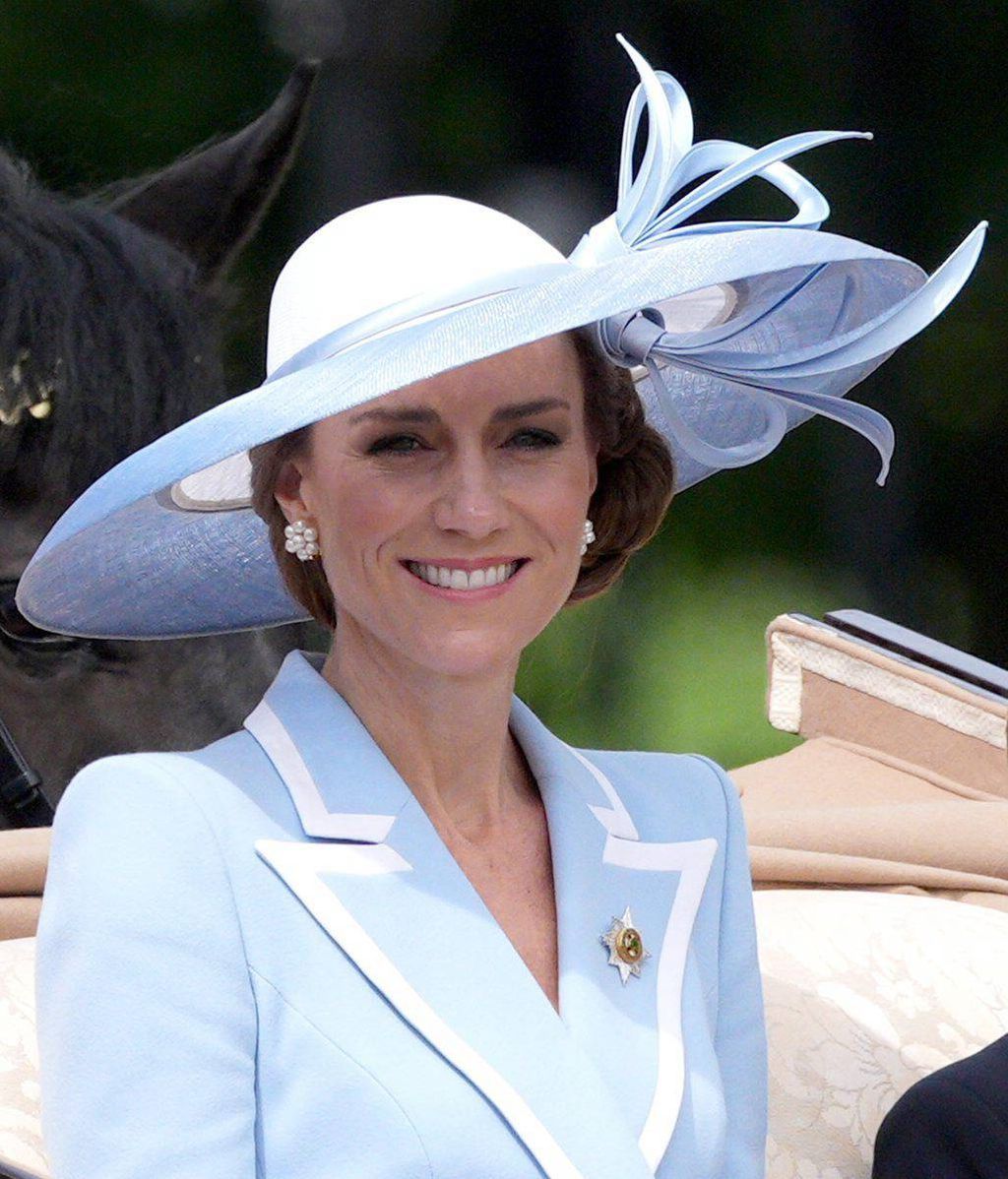 Kate Middleton ha escogido un vestido firmado por Catherine Walker