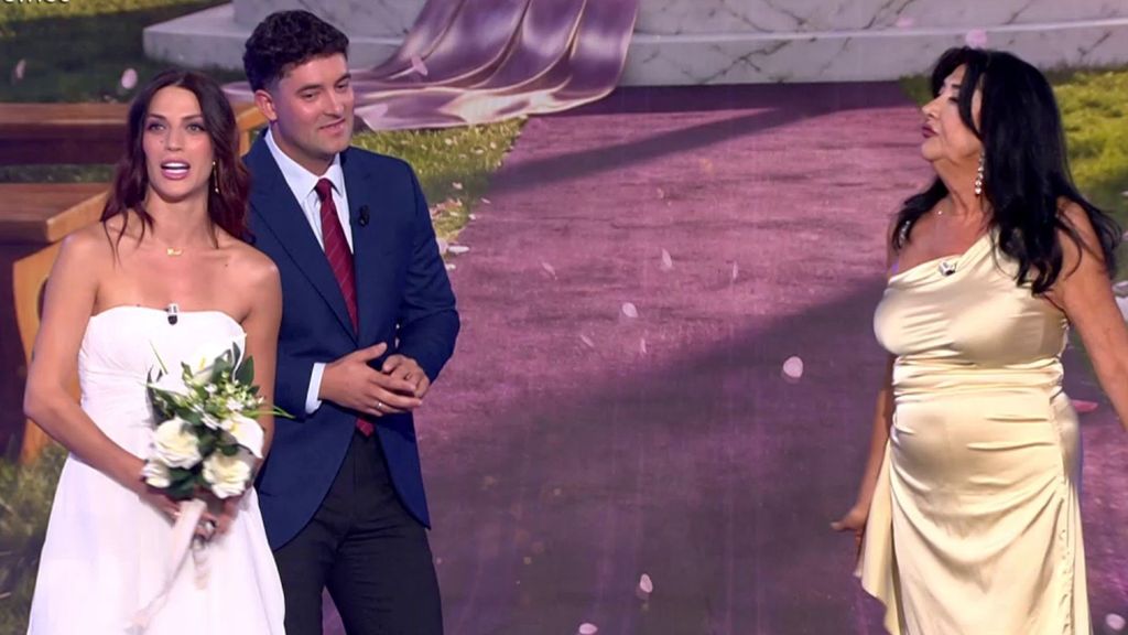 ¡Máxima tensión! La madre de Lorenzo irrumpe en mitad de la boda de Laura Ulldemolins y Borja en plató: "Me da repelús"