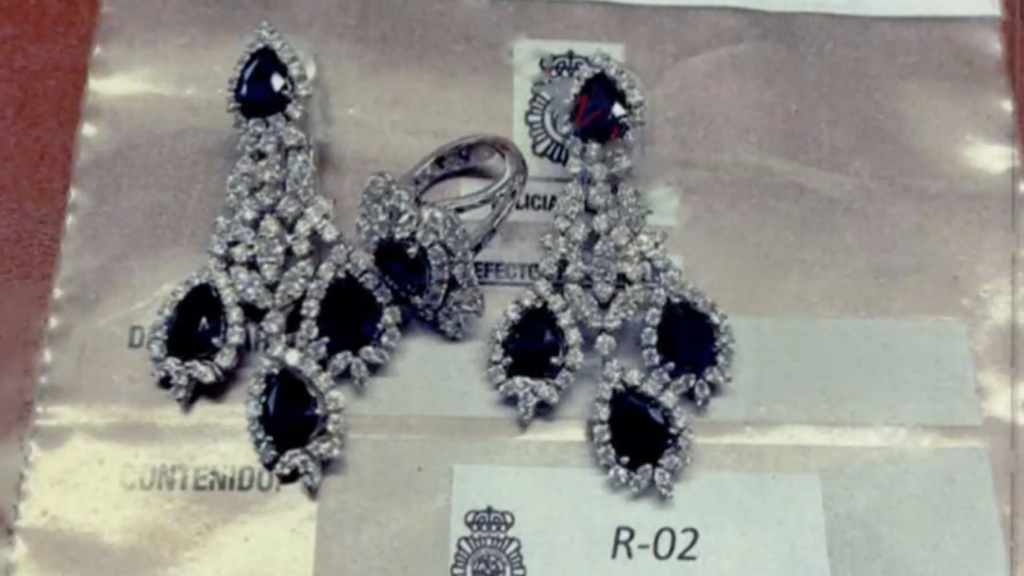 ¿Las joyas de José Luis Rodríguez Zapatero son regalos o herencia? El expresidente tendrá que demostrar su origen y si tributó por ellas