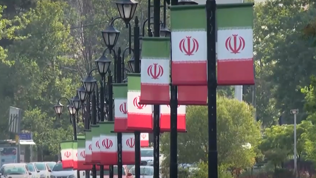 Pakistán insiste en que Estados Unidos e Irán firmarán "digitalmente" este domingo el acuerdo a pesar del desmentido iraní