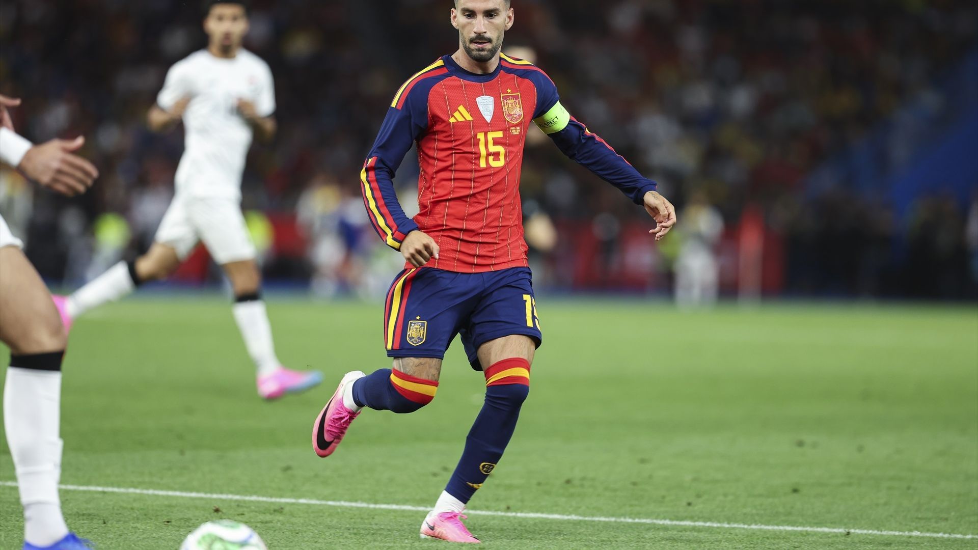 Álex Baena, en un partido de la selección