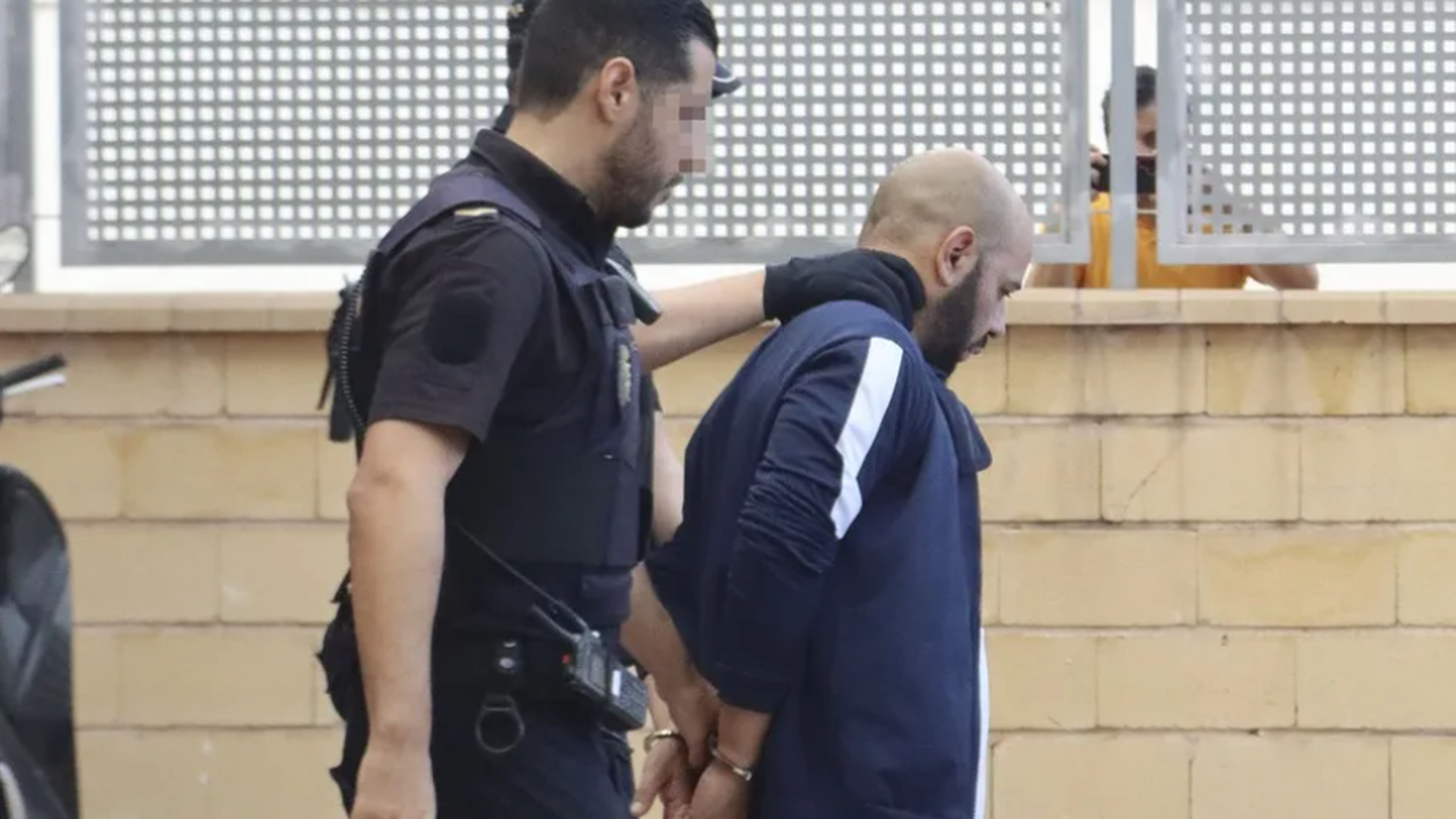 El bebé hallado en Ceuta murió violentamente por la acción de un adulto, según la autopsia: sufrió un traumatismo craneoencefálico El bebé hallado en Ceuta murió violentamente por la acción de un adulto, según la autopsia: sufrió un traumatismo craneoencefálico