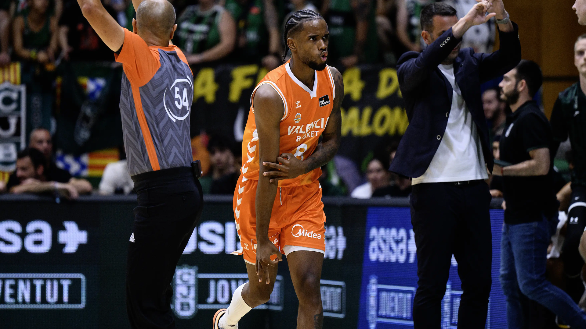 El Valencia Basket también gana en Badalona y accede a la final por la vía rápida El Valencia Basket también gana en Badalona y accede a la final por la vía rápida