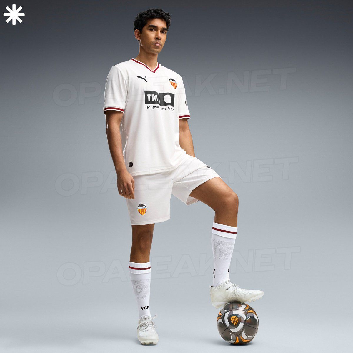 El Valencia CF volverá a vestir de blanco entero