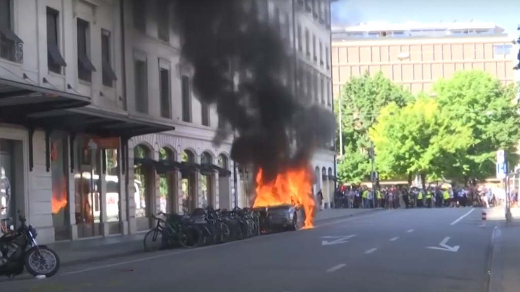Graves enfrentamientos durante la manifestación en Ginebra contra la cumbre del G7: "Ha habido una represión policial desproporcionada"
