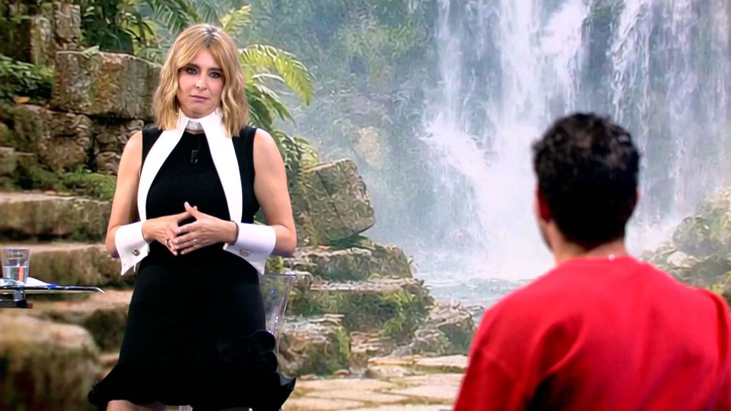 Sandra Barneda, tajante con Álex Ghita tras su tenso momento en plató con varios exconcursantes: "La mala educación no la aguanto" Supervivientes 2026 Debate final Top Vídeos 1227