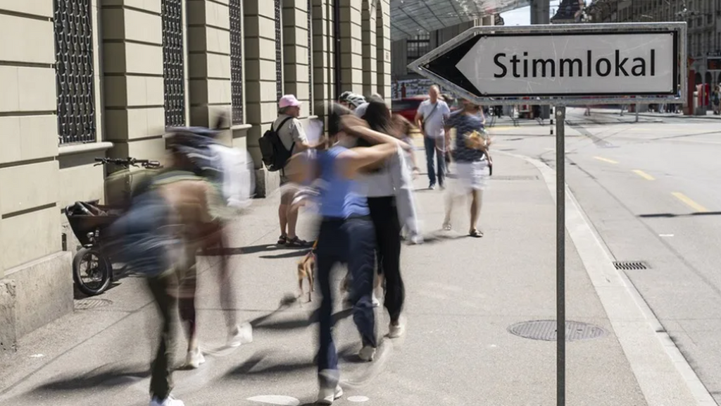 Suiza rechaza en referéndum restringir la inmigración y el asilo para frenar el crecimiento demográfico, según los primeros sondeos