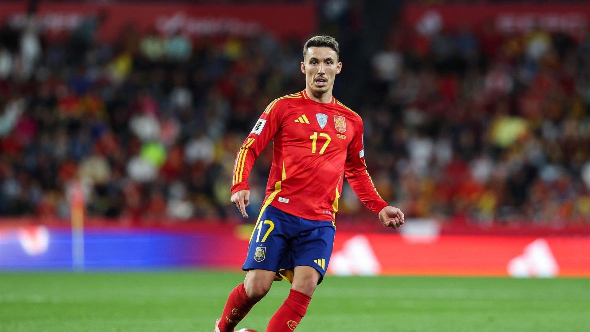 Alejandro Grimaldo en un partido con la selección española Alejandro Grimaldo en un partido con la selección española