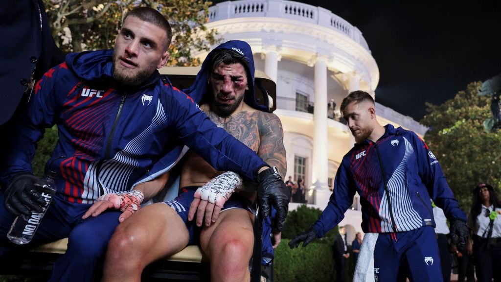 Ilia Topulia, derrotado por Justin Gaethje y con la cara desfigurada, pierde el cinturón de la UFC en la Casa Blanca: su hermano ha tenido que parar la pelea