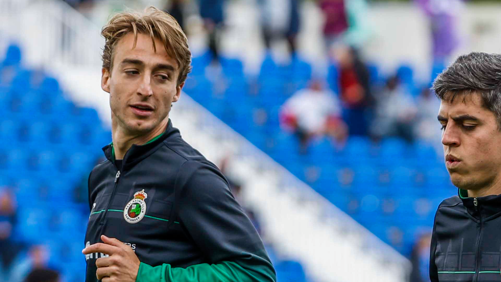 Javi Castro, en un calentamiento del Racing Javi Castro, en un calentamiento del Racing