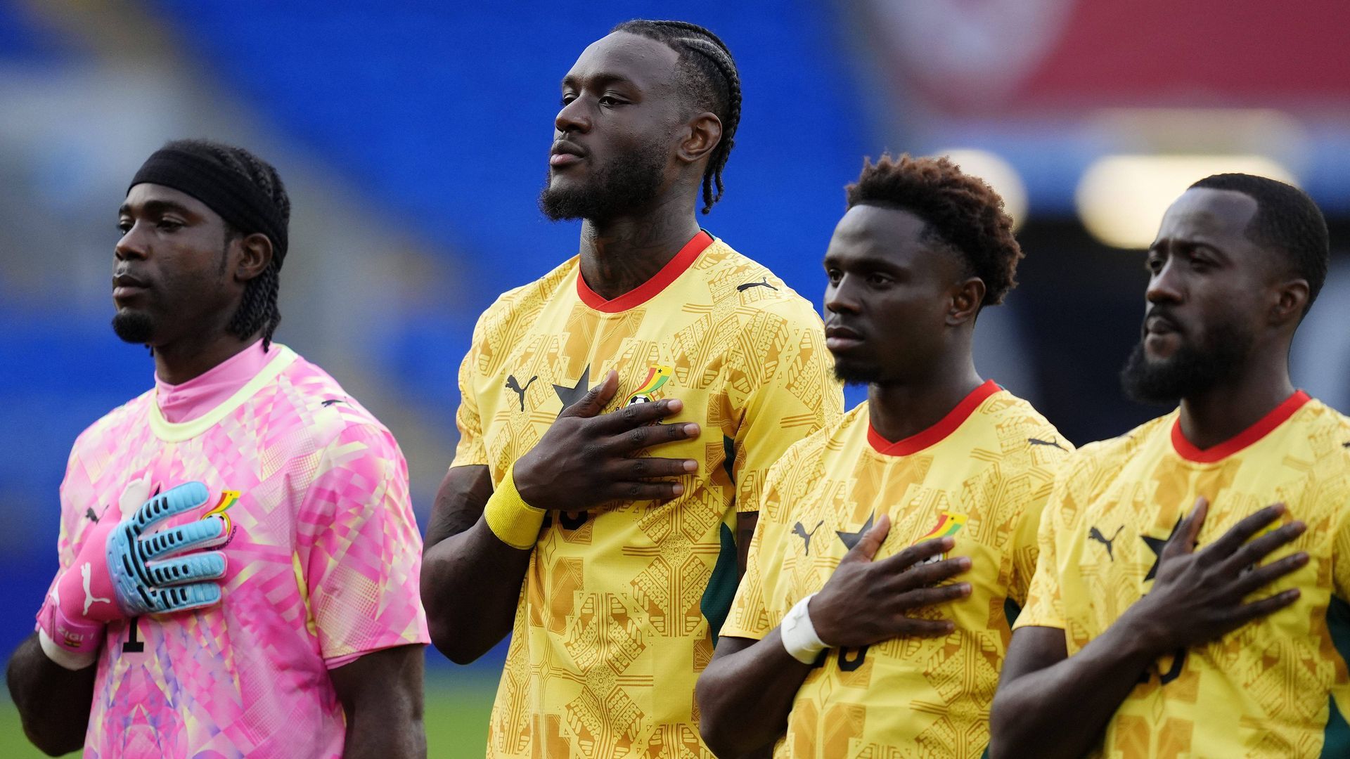 Jugadores de Ghana antes de un partido amistoso