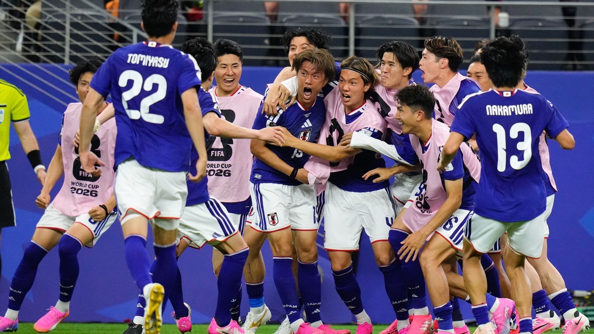 Jugadores de Japón celebrando un gol frente a Países Bajos