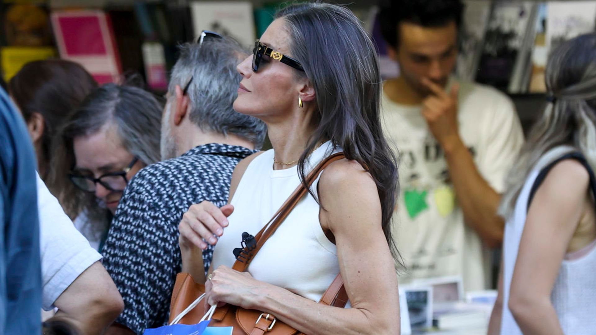 La reina Letizia, de plan privado en la Ferial del Libro de Madrid La reina Letizia, de plan privado en la Ferial del Libro de Madrid