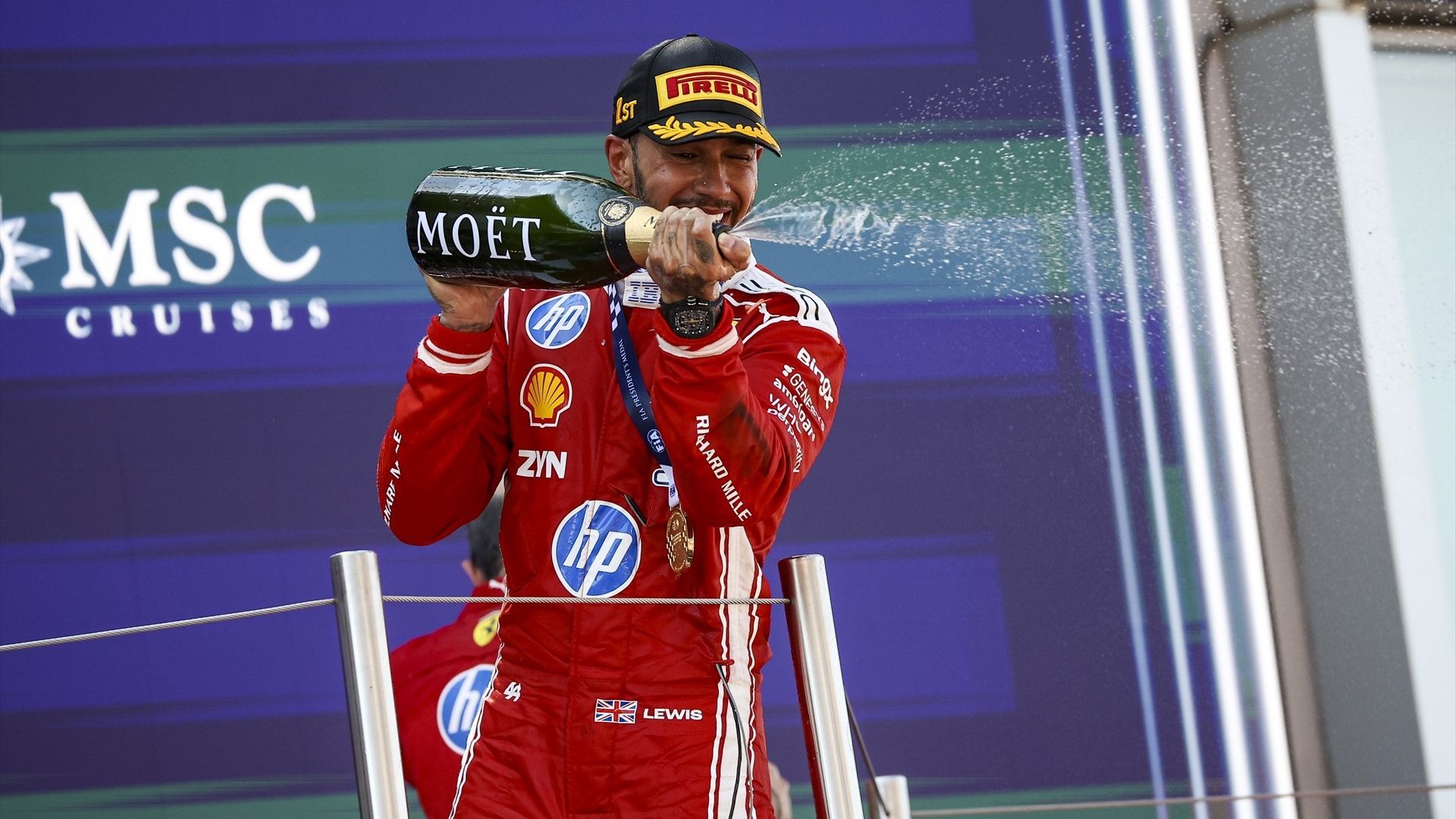 Lewis Hamilton celebrando la victoria en el Gran Premio de Cataluña