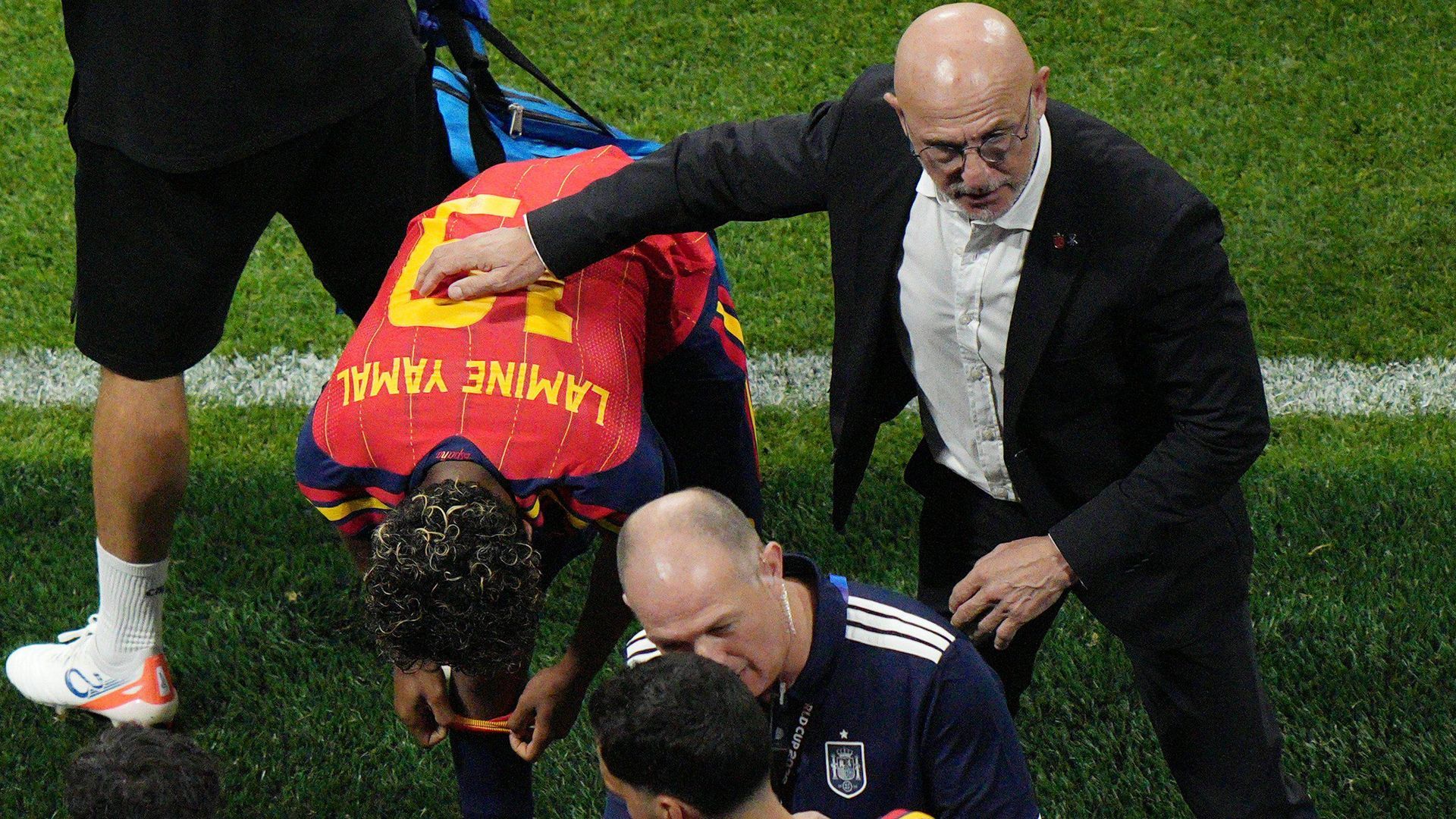 Luis de la Fuente anima a Lamine Yamal Luis de la Fuente anima a Lamine Yamal