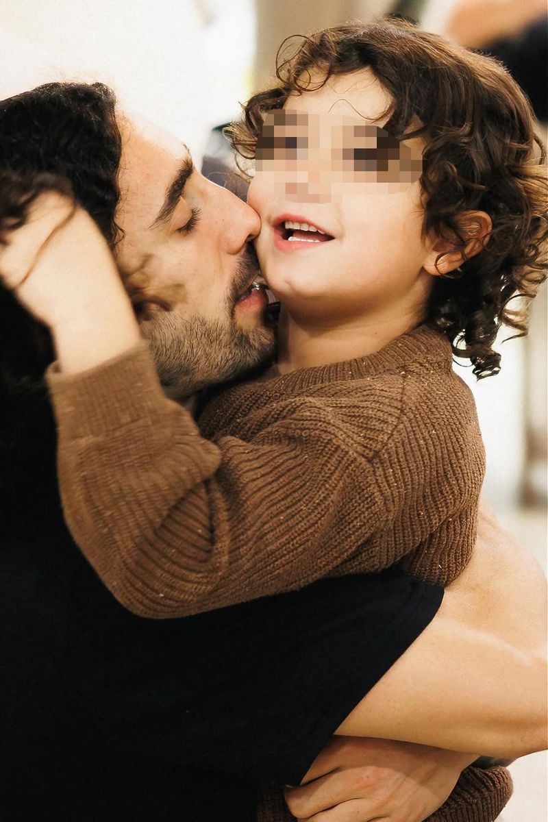 Marc Cucurella y su hijo Mateo, a quien ha definido como la "persona más especial" de su vida