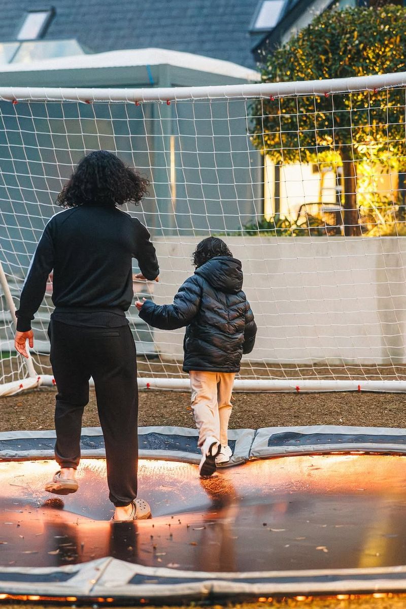 Marc Cucurella y su hijo Mateo, que tiene seis años y padece autismo