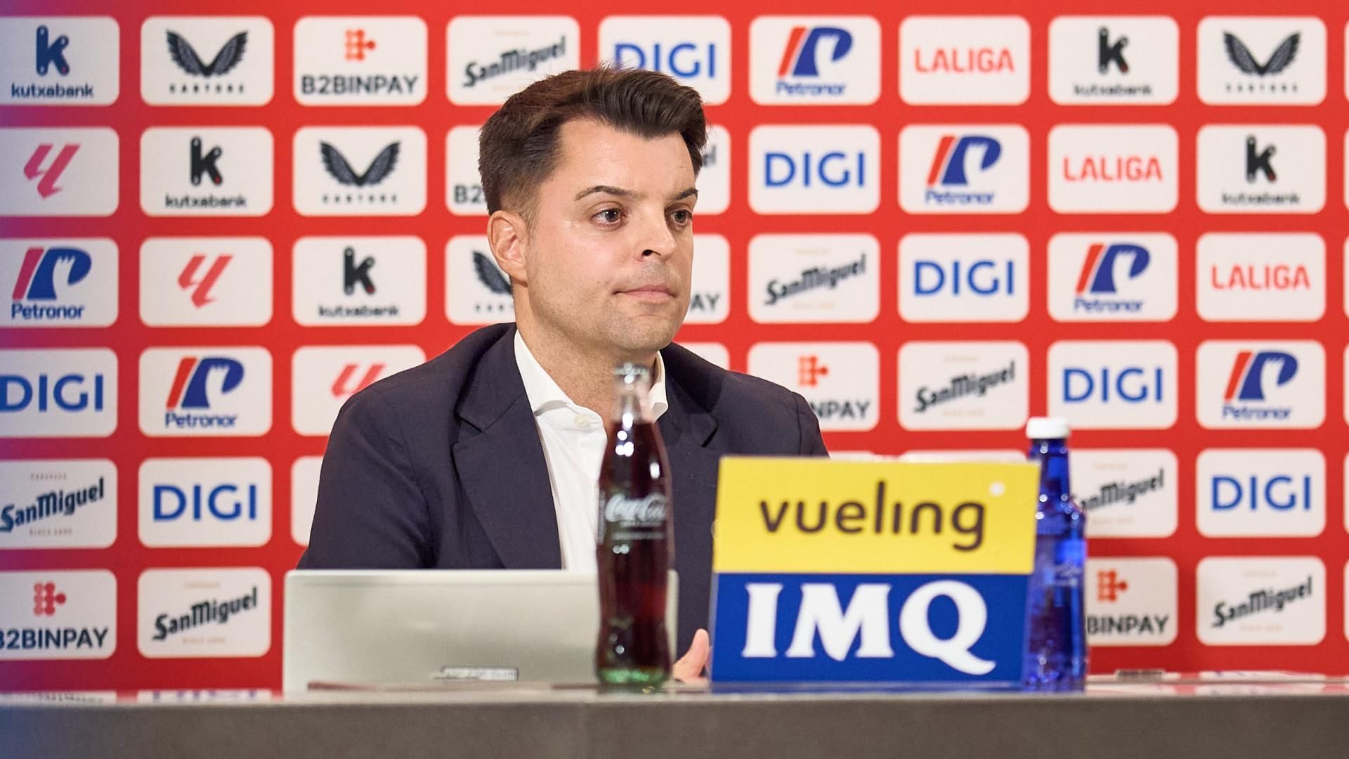 Mikel González en sala de prensa Mikel González en sala de prensa