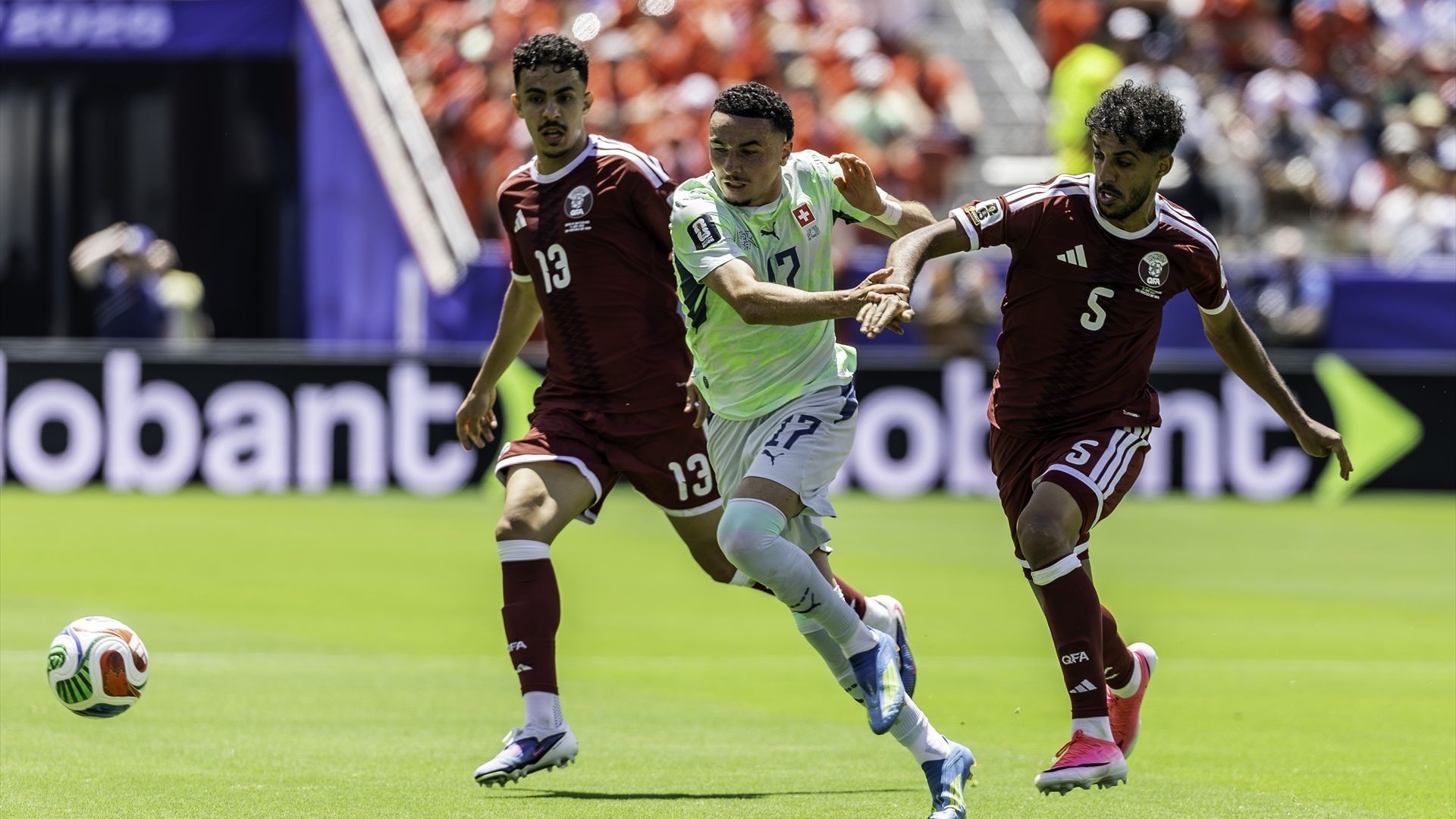 Rubén Vargas durante el partido de Suiza frente a Qatar del Mundial 2026