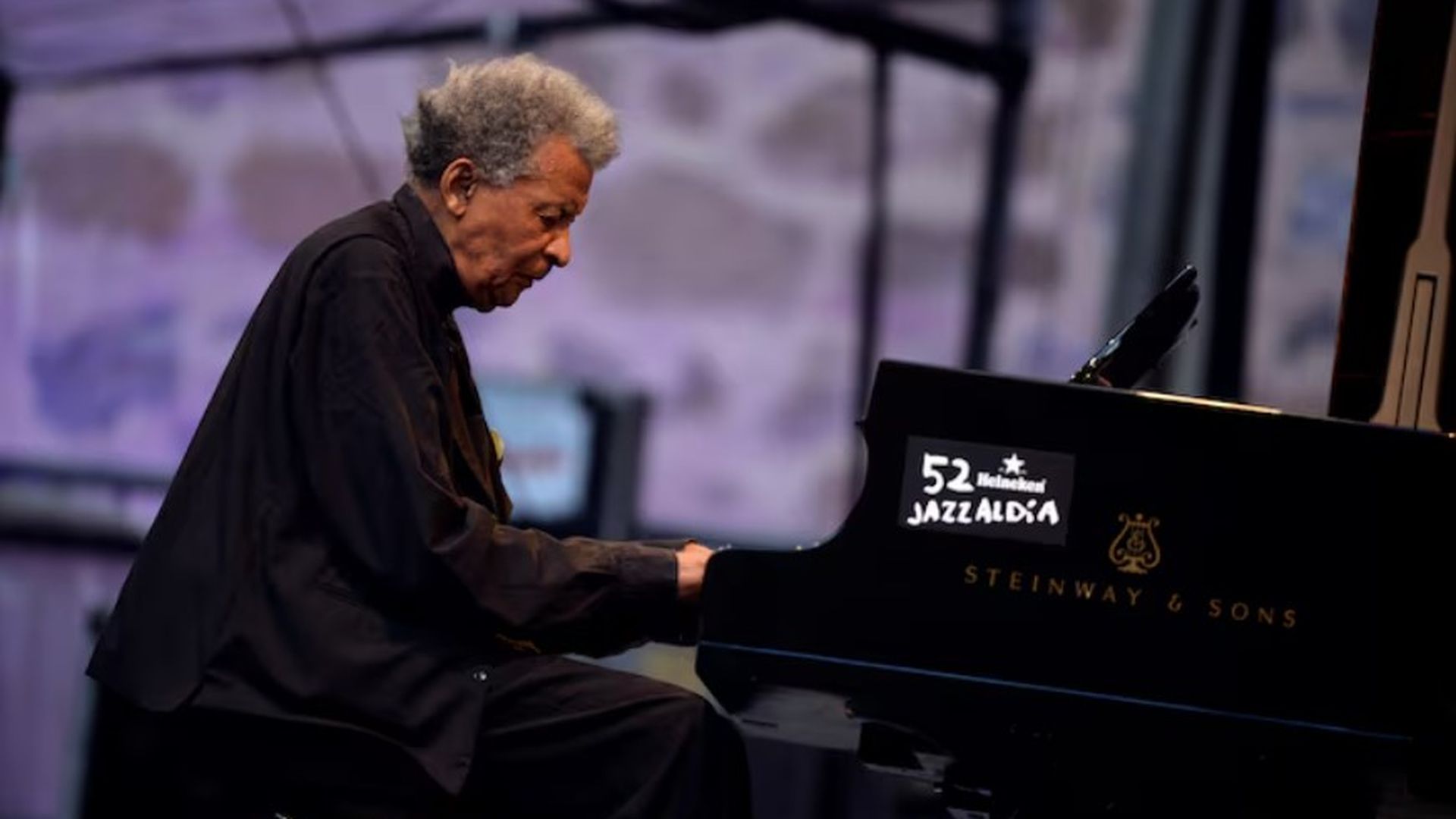 Abdullah Ibrahim, pianista y compositor sudafricano. Abdullah Ibrahim, pianista y compositor sudafricano.