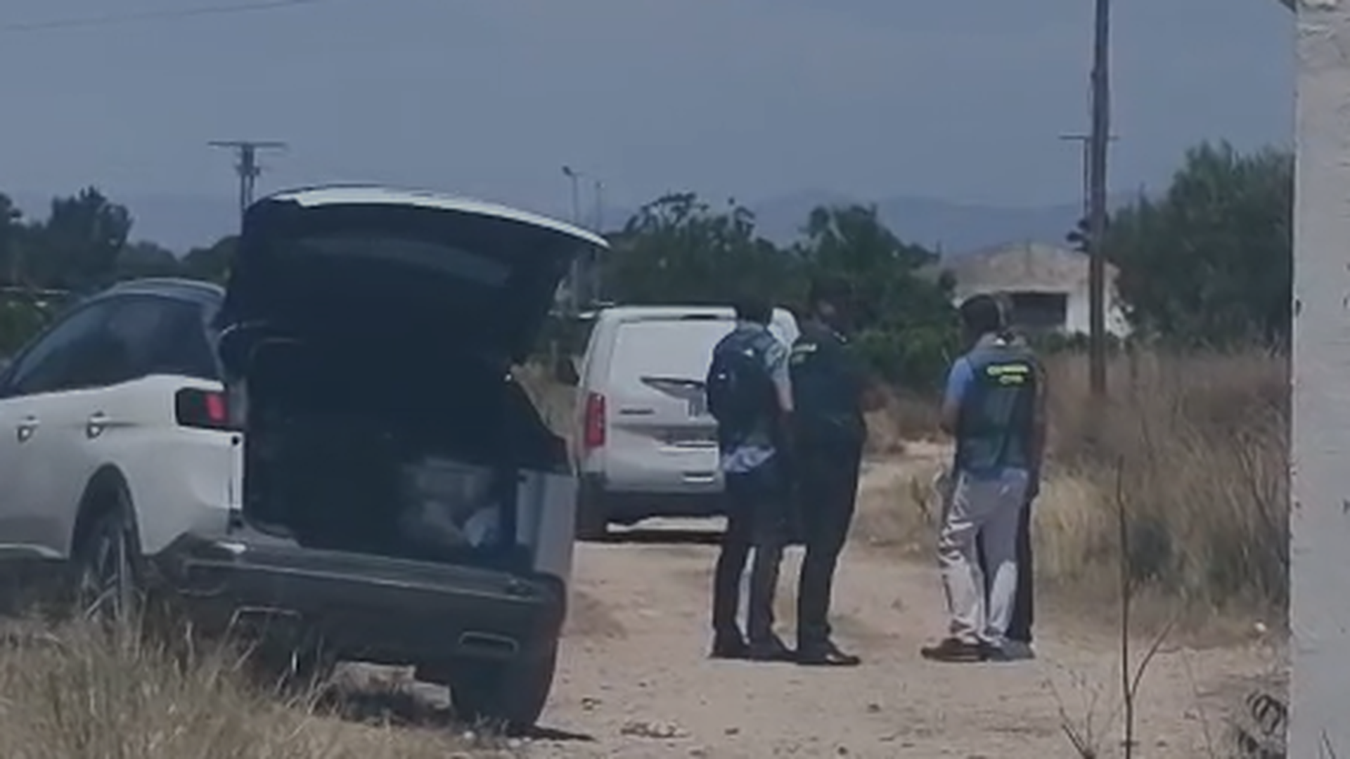 El cadáver ha sido localizado fuera de la nave industrial El cadáver ha sido localizado fuera de la nave industrial