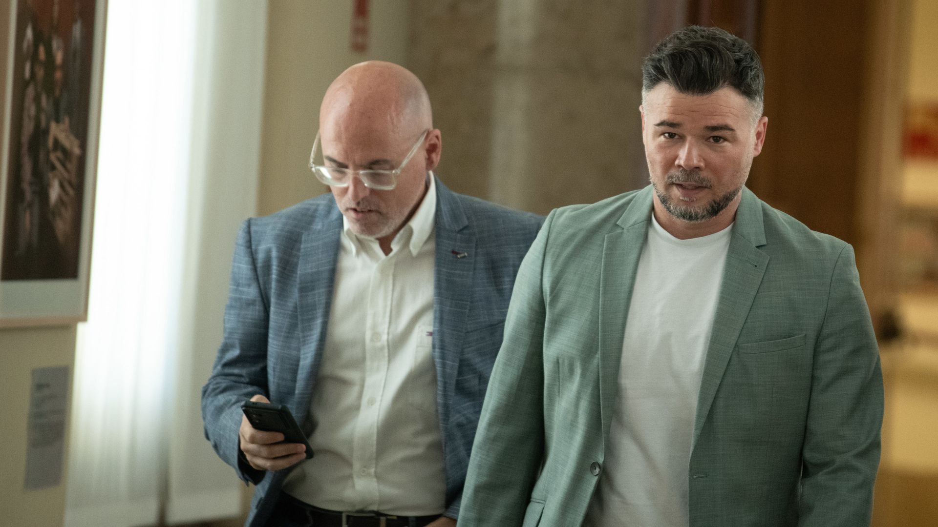 El portavoz de ERC en el Congreso, Gabriel Rufián, en los pasillos del Congreso de los Diputados El portavoz de ERC en el Congreso, Gabriel Rufián, en los pasillos del Congreso de los Diputados